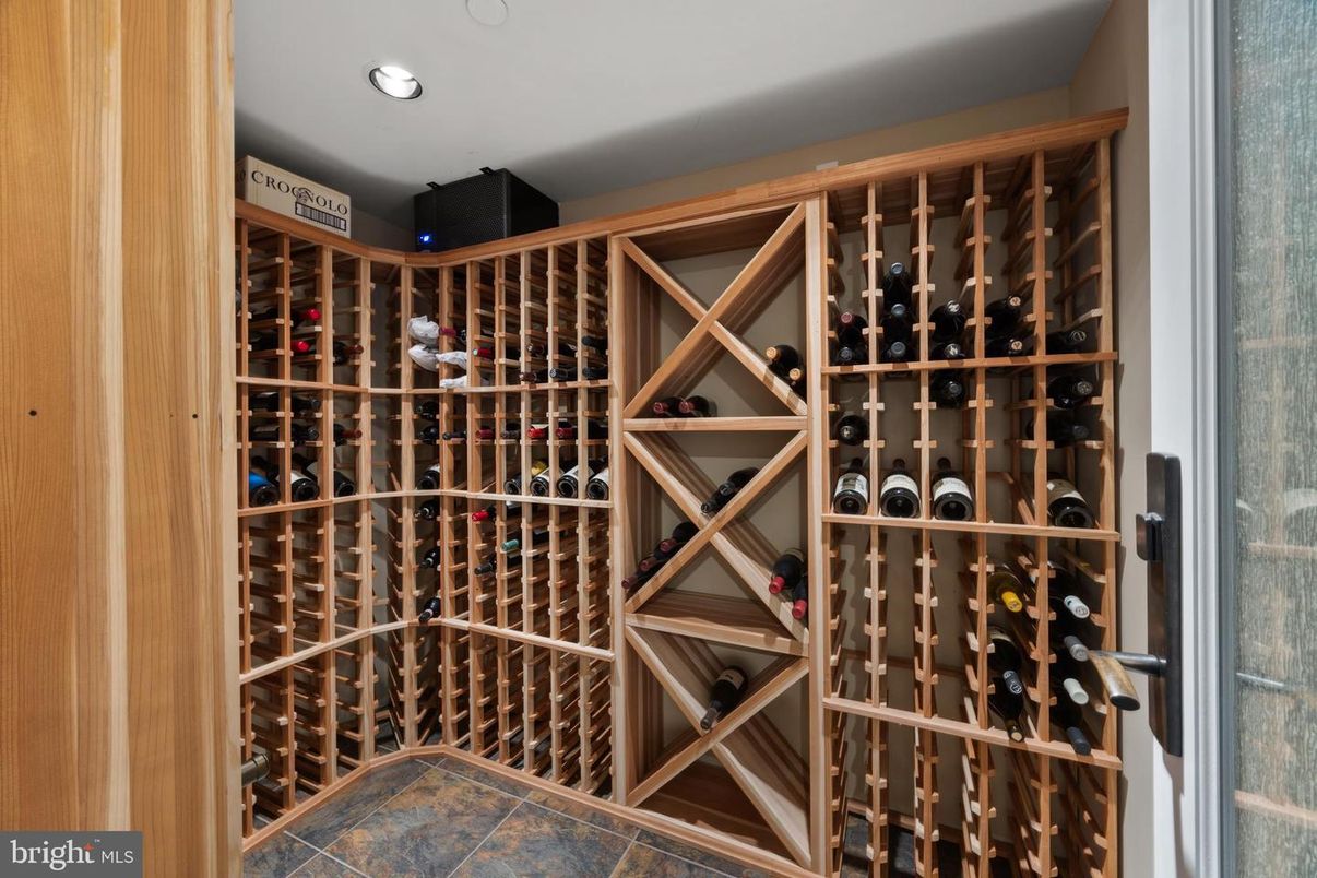Interior, Recessed Lighting, Wine Storage