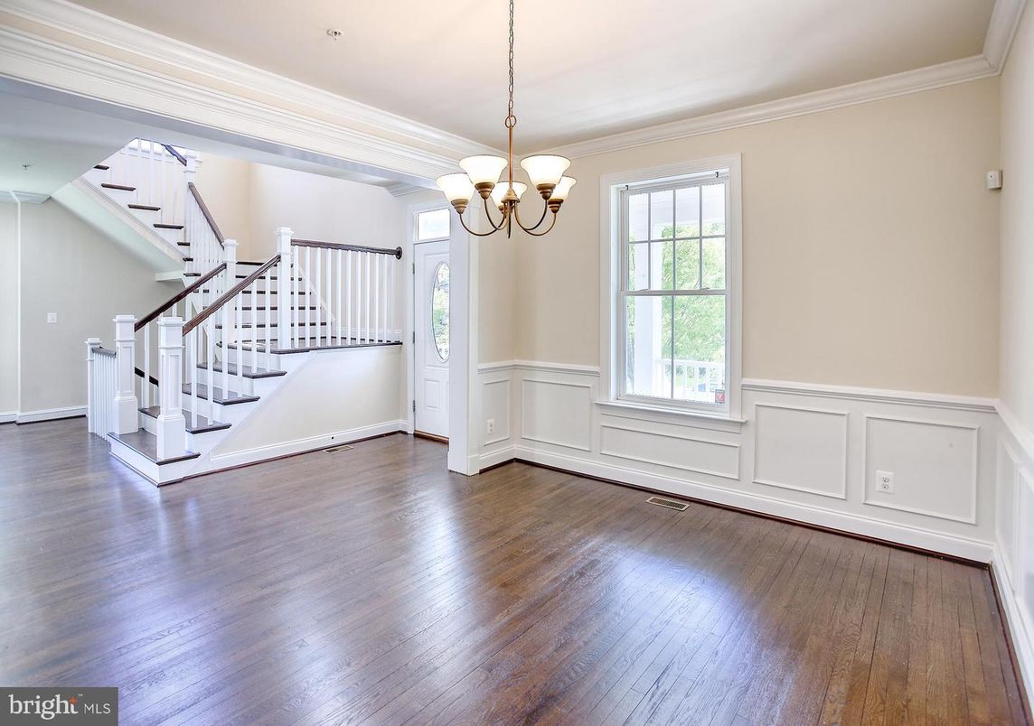 Chandelier, Empty room, Interior, Wood Texture Flooring