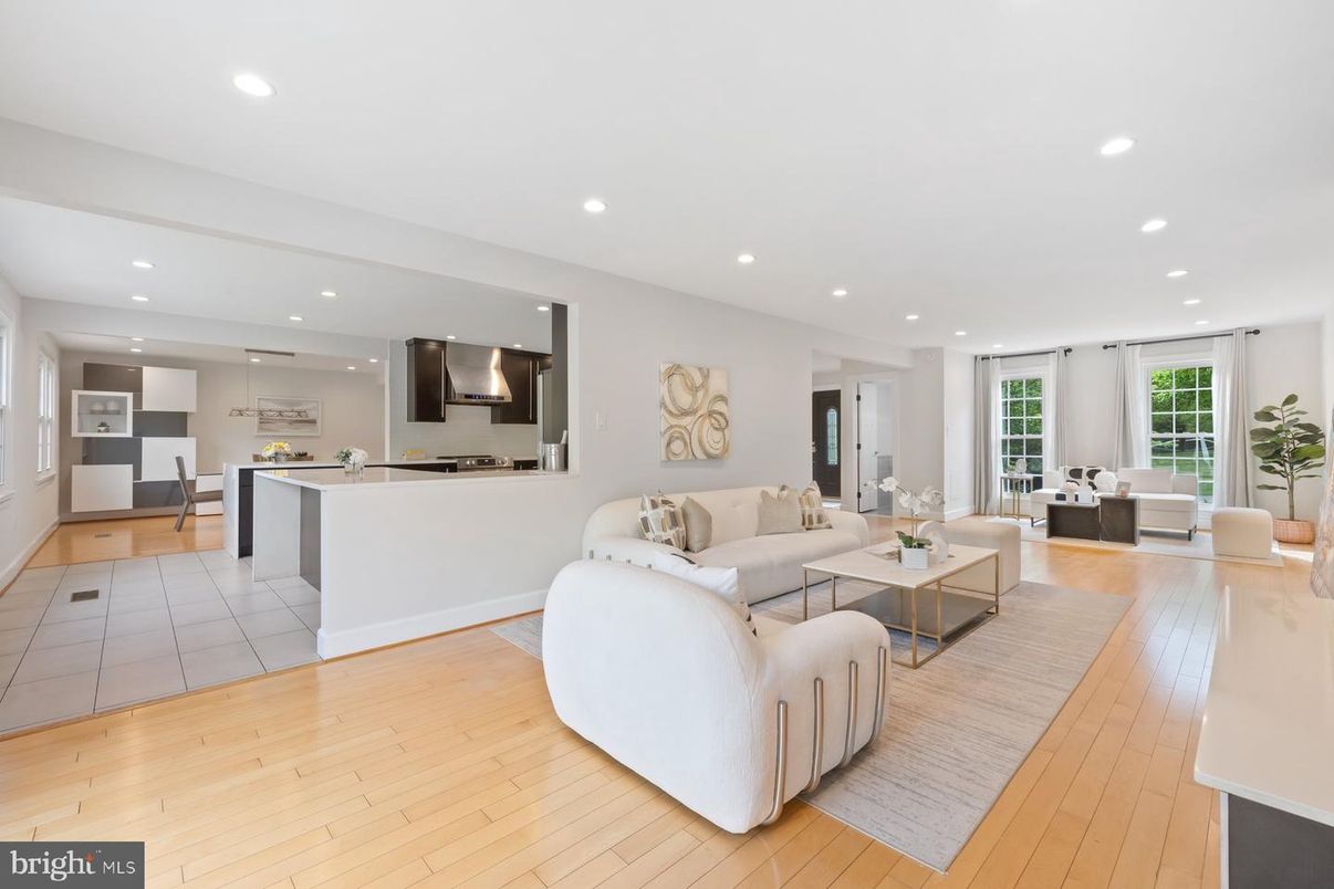 Interior, Kitchen, Living room, Pendant Lights, Recessed Lighting, Wood Texture Flooring