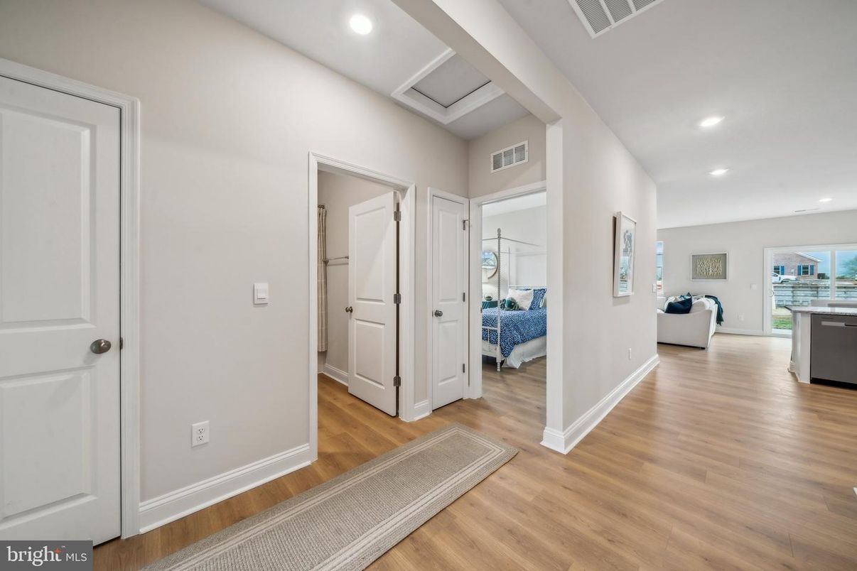 Interior, Recessed Lighting, Wood Texture Flooring