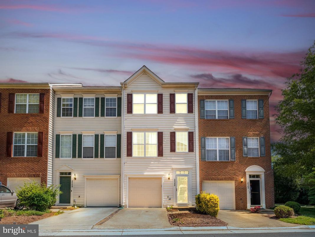 Attached, Exterior, Facade, Brick Facade, Rowhouse