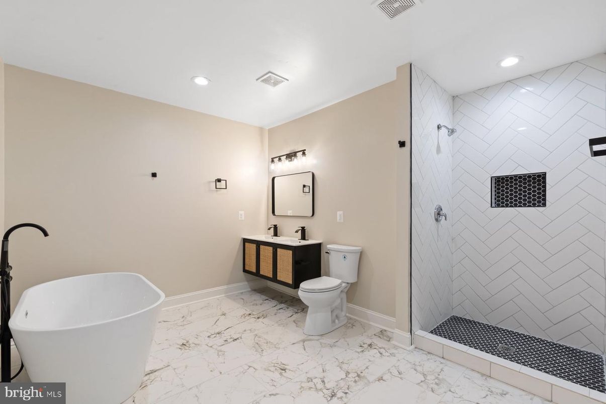 Bathroom, Free Standing Baths, Glass Shower, Interior, Marble, Recessed Lighting
