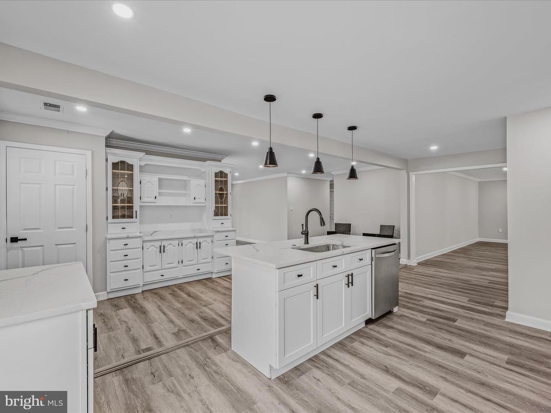 Interior, Kitchen, Pendant Lights, Recessed Lighting, Wood Texture Flooring