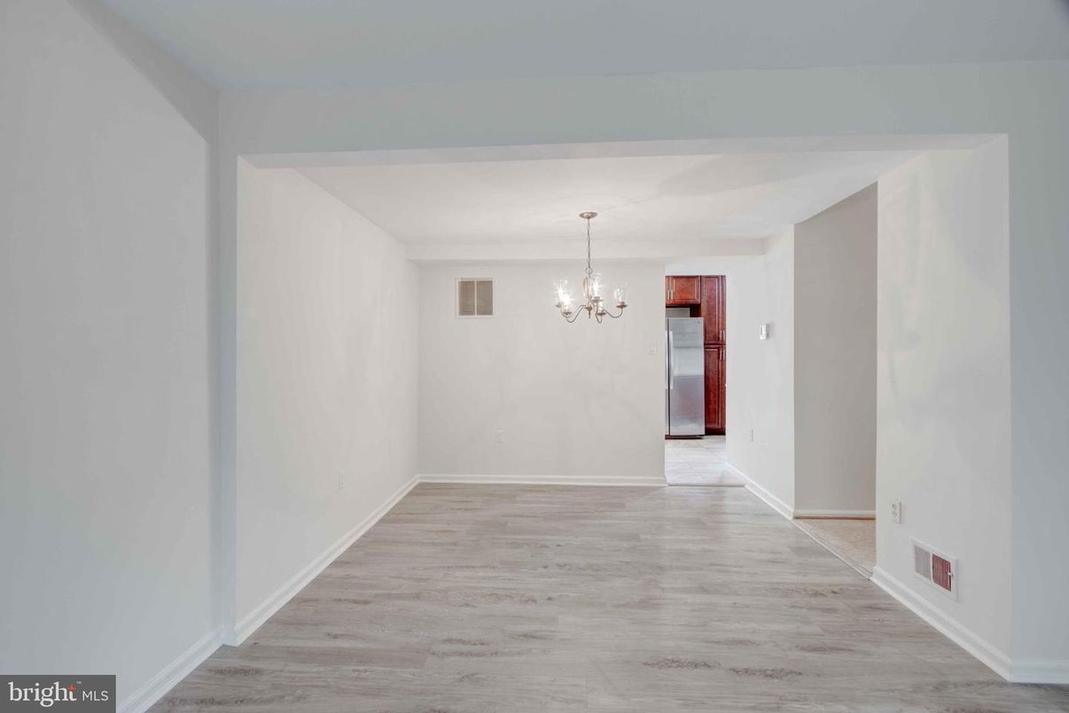 Chandelier, Empty room, Interior, Wood Texture Flooring