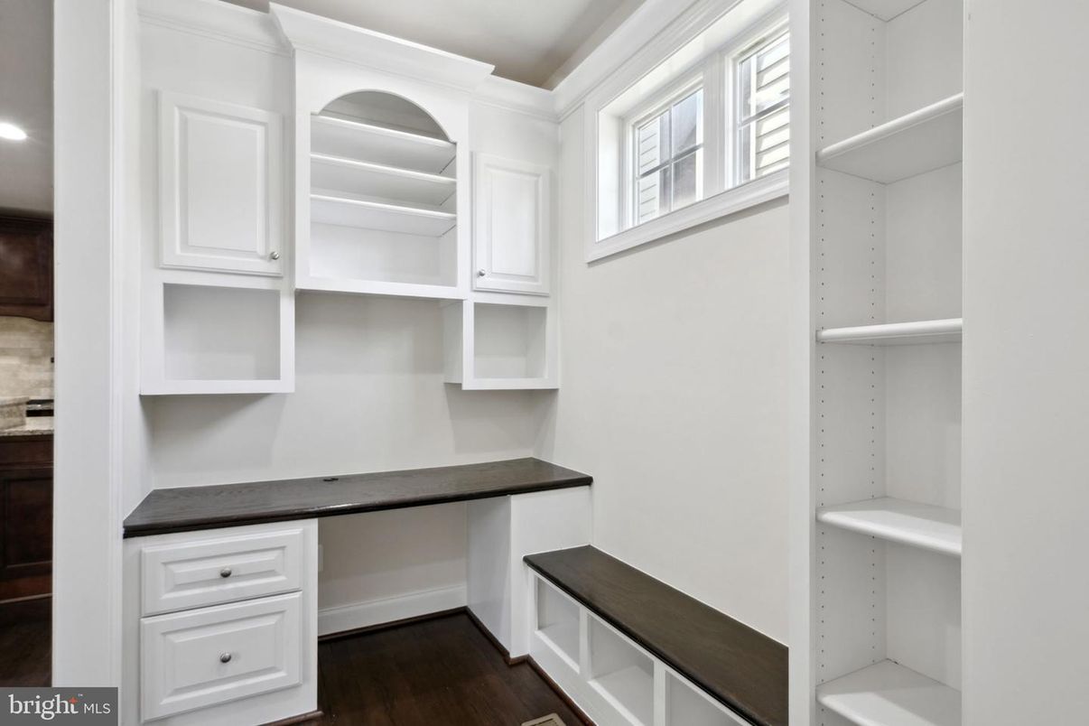 Interior, Recessed Lighting, Walk-in Closets, Wood Texture Flooring