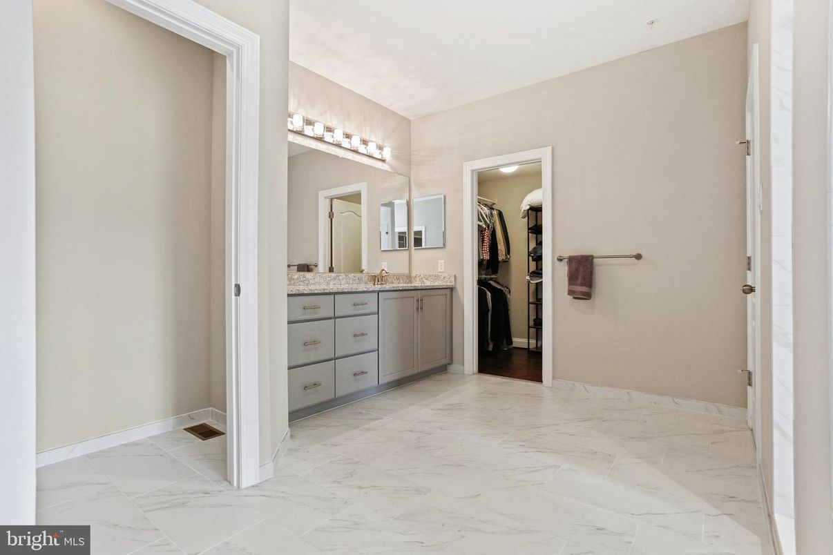 Bathroom, Dual Sink Vanities, Interior, Marble, Walk-in Closets