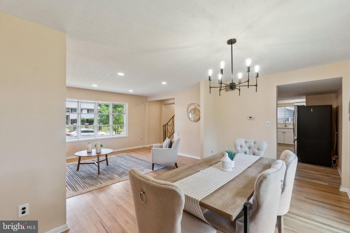 Chandelier, Dining room, Interior, Pendant Lights, Recessed Lighting, Wood Texture Flooring