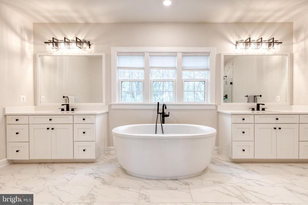 Bathroom, Dual Sink Vanities, Free Standing Baths, Interior, Marble, Recessed Lighting