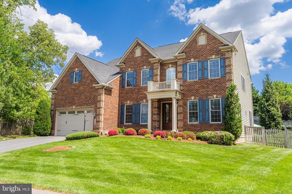 Attached, Exterior, Facade, Brick Facade, Brick Traditional