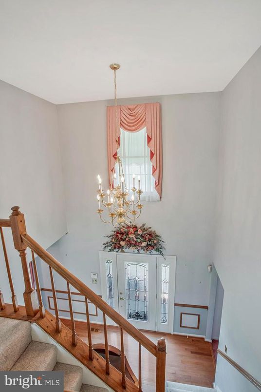 Chandelier, Interior