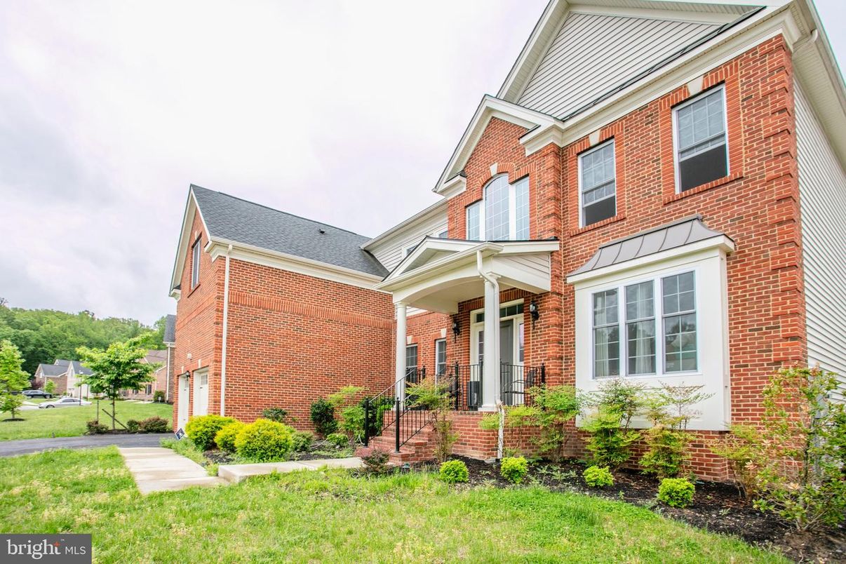 Exterior, Facade, Brick Facade, Brick Traditional