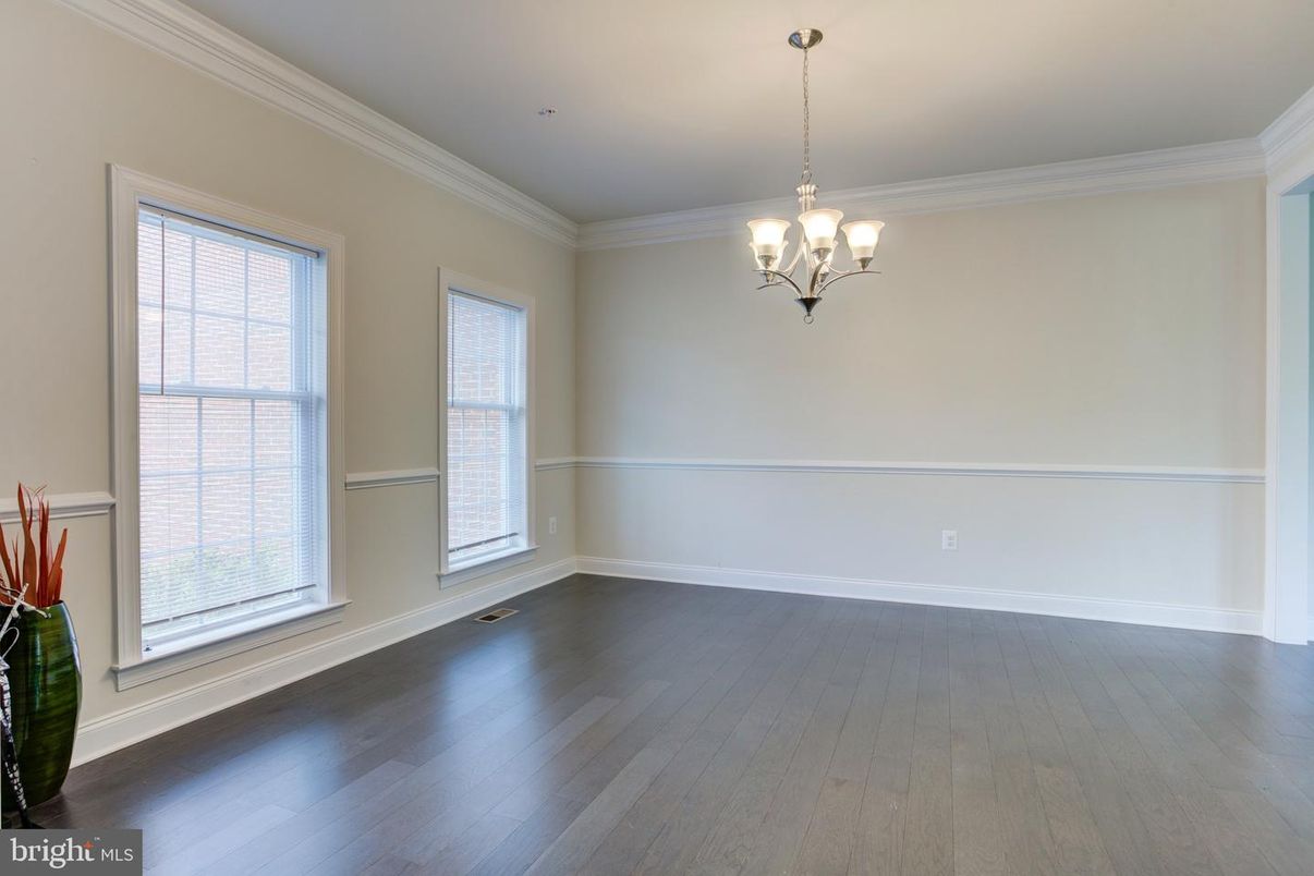 Chandelier, Empty room, Interior, Wood Texture Flooring