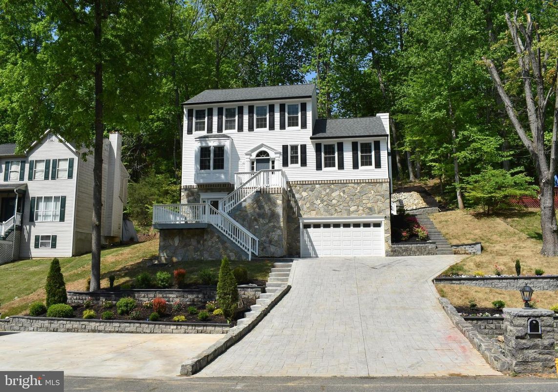 Attached, Exterior, Facade, Georgian