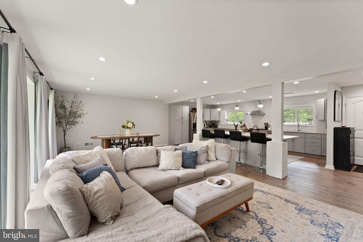Dining room, Interior, Kitchen, Living room, Pendant Lights, Recessed Lighting, Wood Texture Flooring