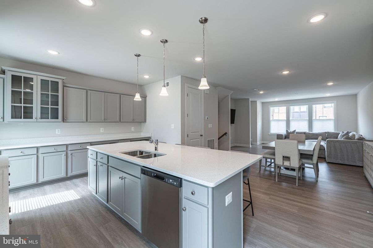 Dining room, Interior, Kitchen, Living room, Pendant Lights, Recessed Lighting, Wood Texture Flooring