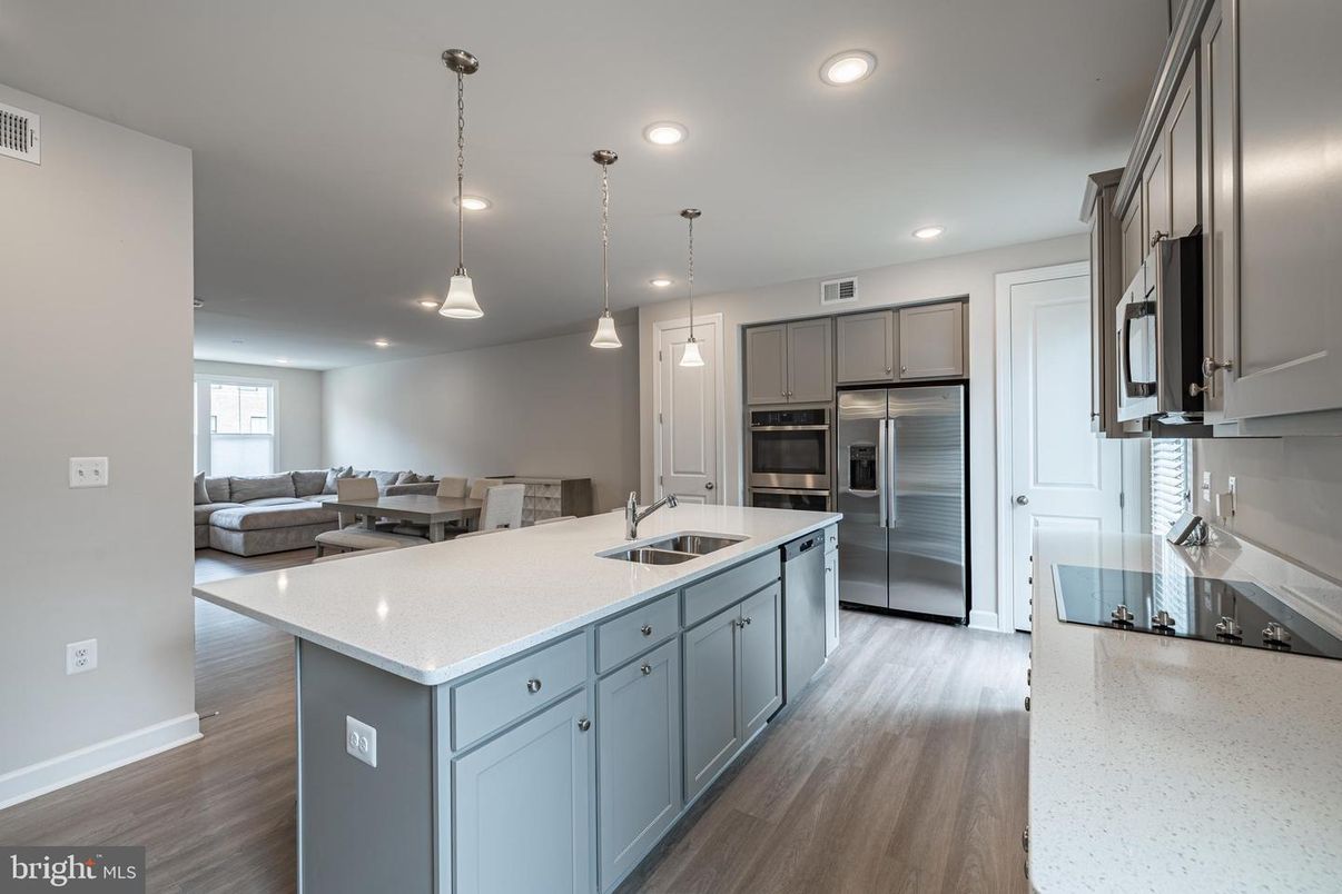 Interior, Kitchen, Living room, Pendant Lights, Recessed Lighting, Stainless Steel Appliances, Wood Texture Flooring