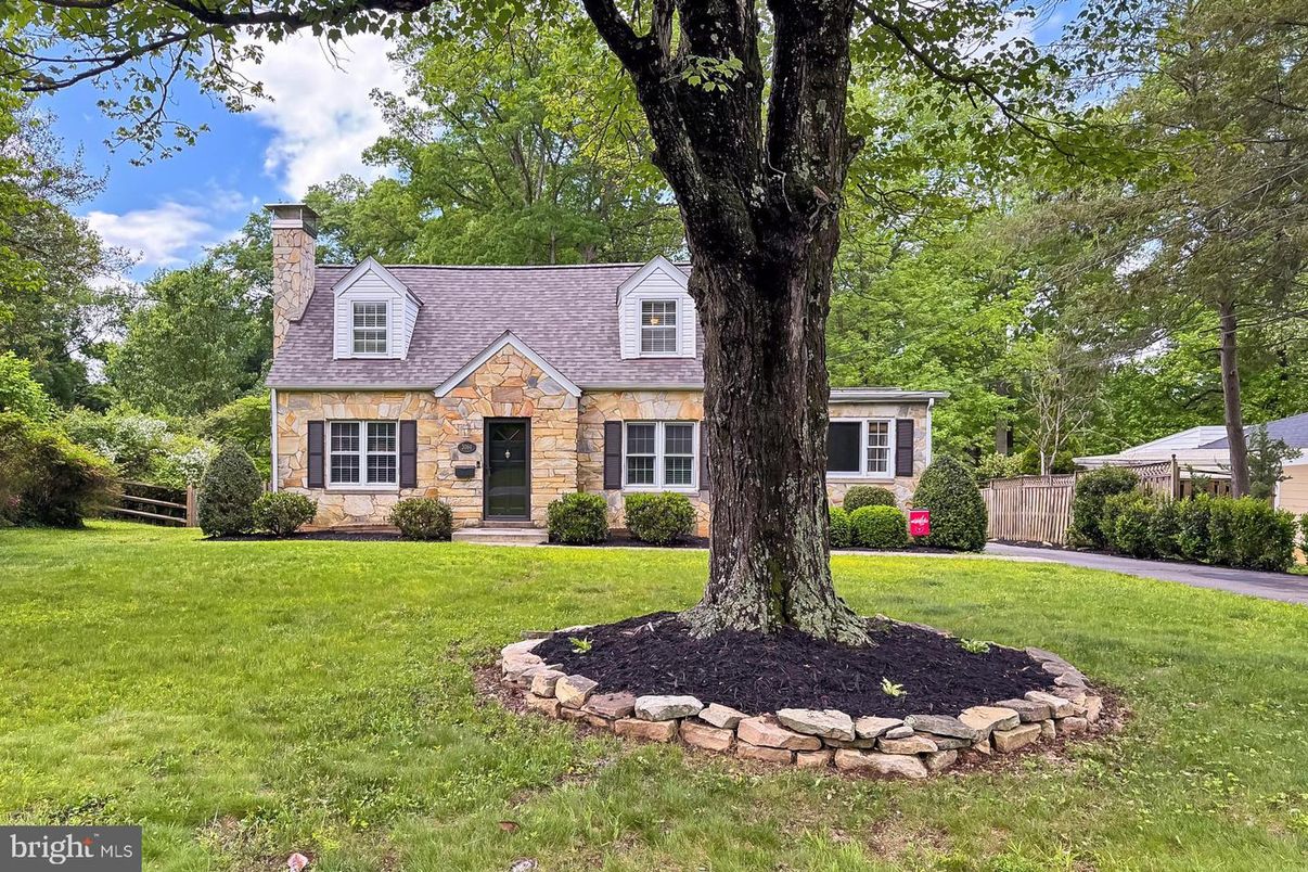 Backyard, Exterior, Facade, Cape Cod