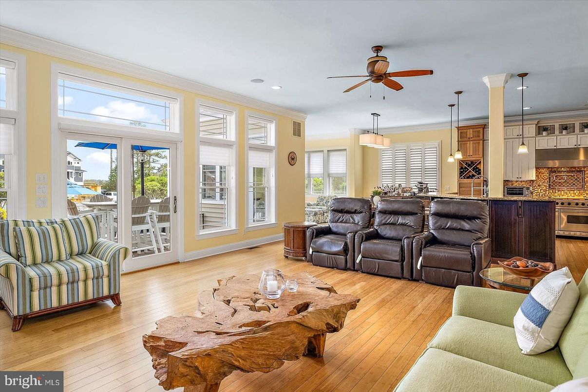 Interior, Kitchen, Living room, Pendant Lights, Recessed Lighting, Wood Texture Flooring