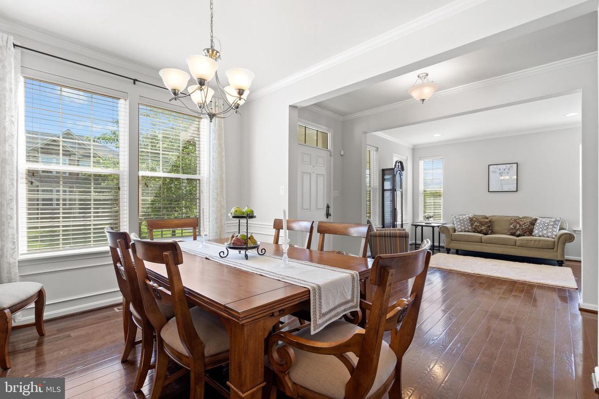 Chandelier, Dining room, Interior, Living room, Recessed Lighting, Wood Texture Flooring