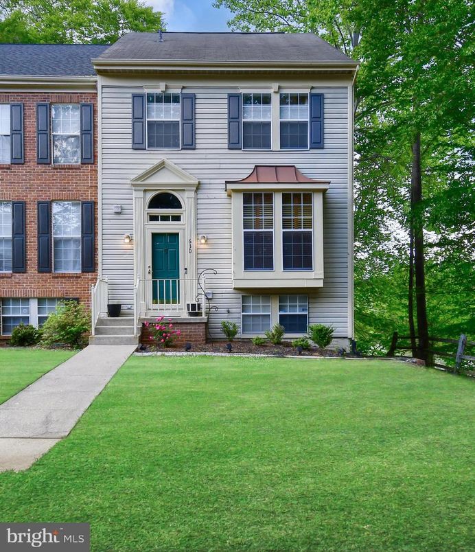 Exterior, Facade, Brick Facade, Georgian