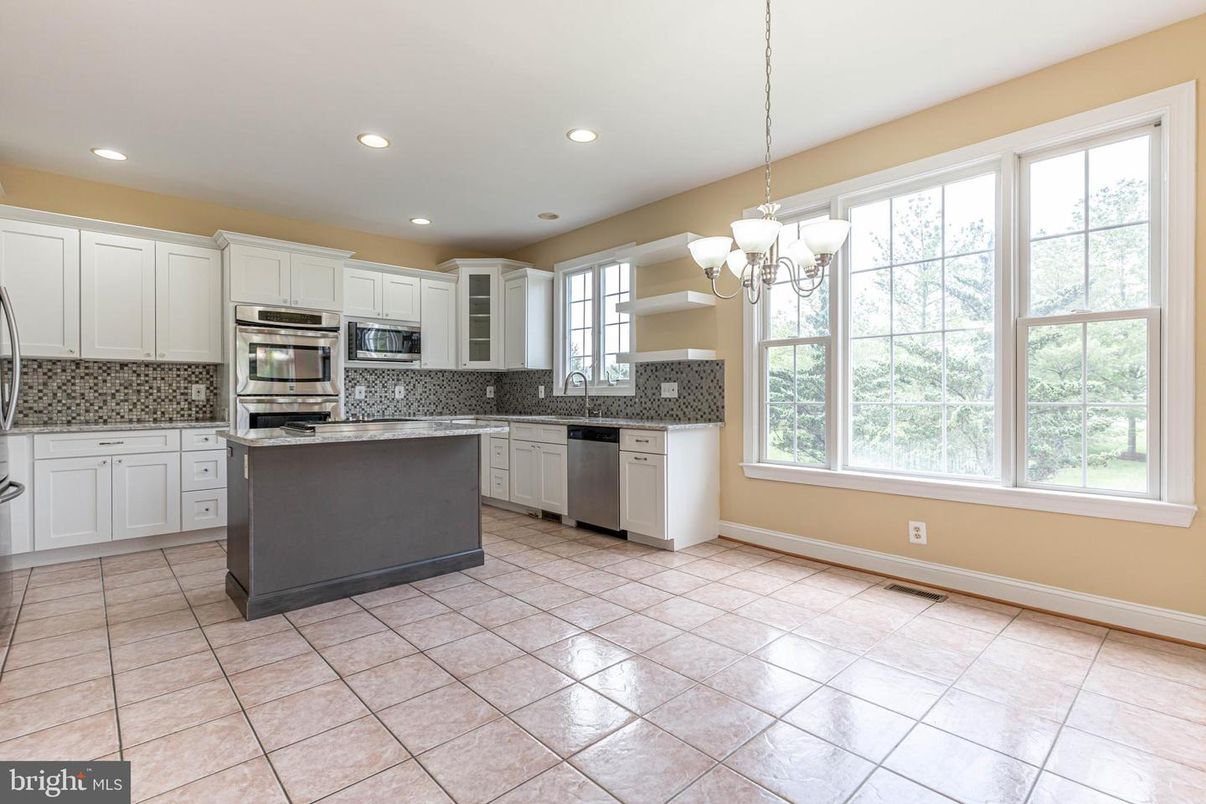 Chandelier, Interior, Kitchen, Recessed Lighting, Stainless Steel Appliances