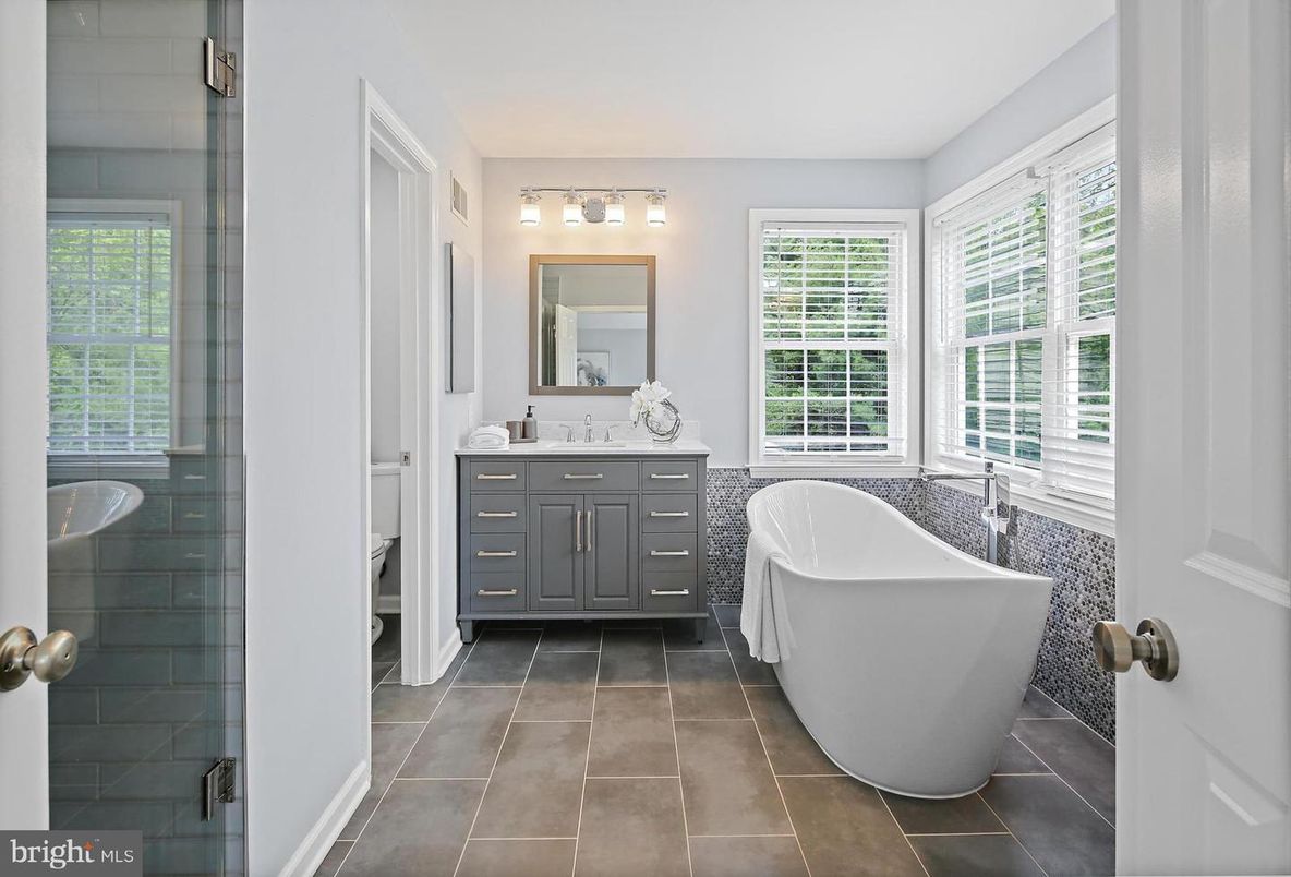 Bathroom, Free Standing Baths, Glass Shower, Interior