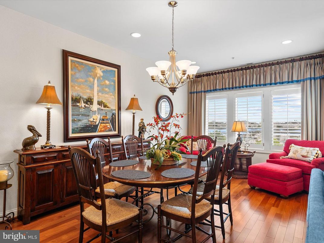 Chandelier, Dining room, Interior, Recessed Lighting, Wood Texture Flooring