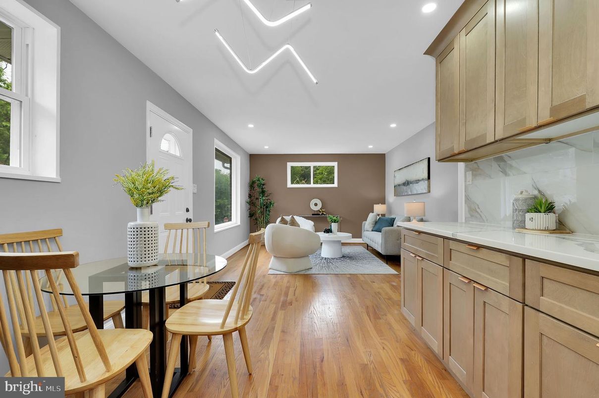 Dining room, Interior, Kitchen, Living room, Marble Walls, Recessed Lighting, Wood Texture Flooring