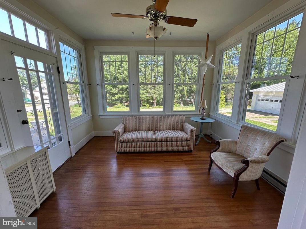 Interior, Sun Room, Wood Texture Flooring