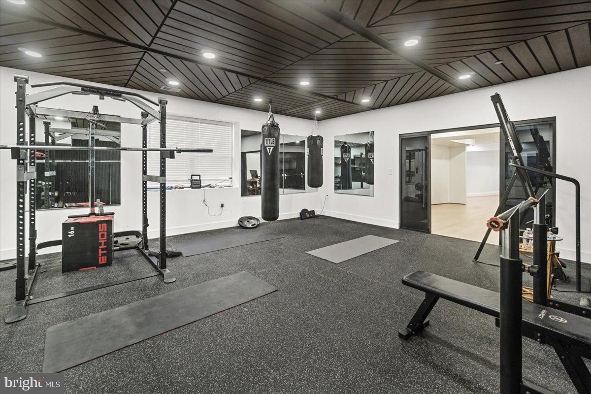 Fitness Equipment, Interior, Recessed Lighting, Wooden Ceilings