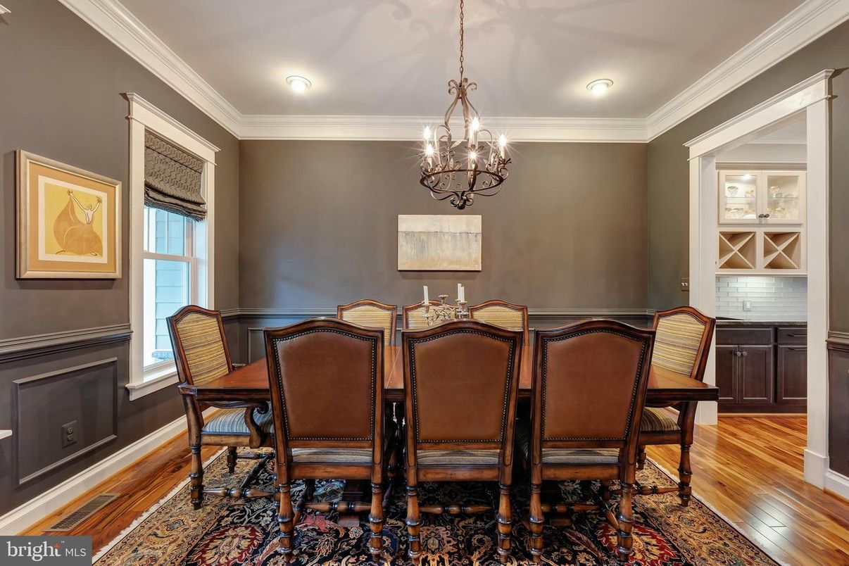 Chandelier, Dining room, Interior, Recessed Lighting, Wood Texture Flooring