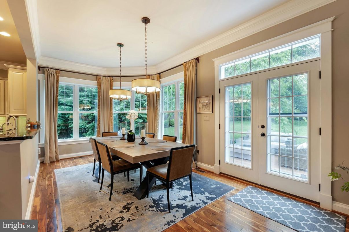 Chandelier, Dining room, Interior, Pendant Lights, Recessed Lighting, Wood Texture Flooring