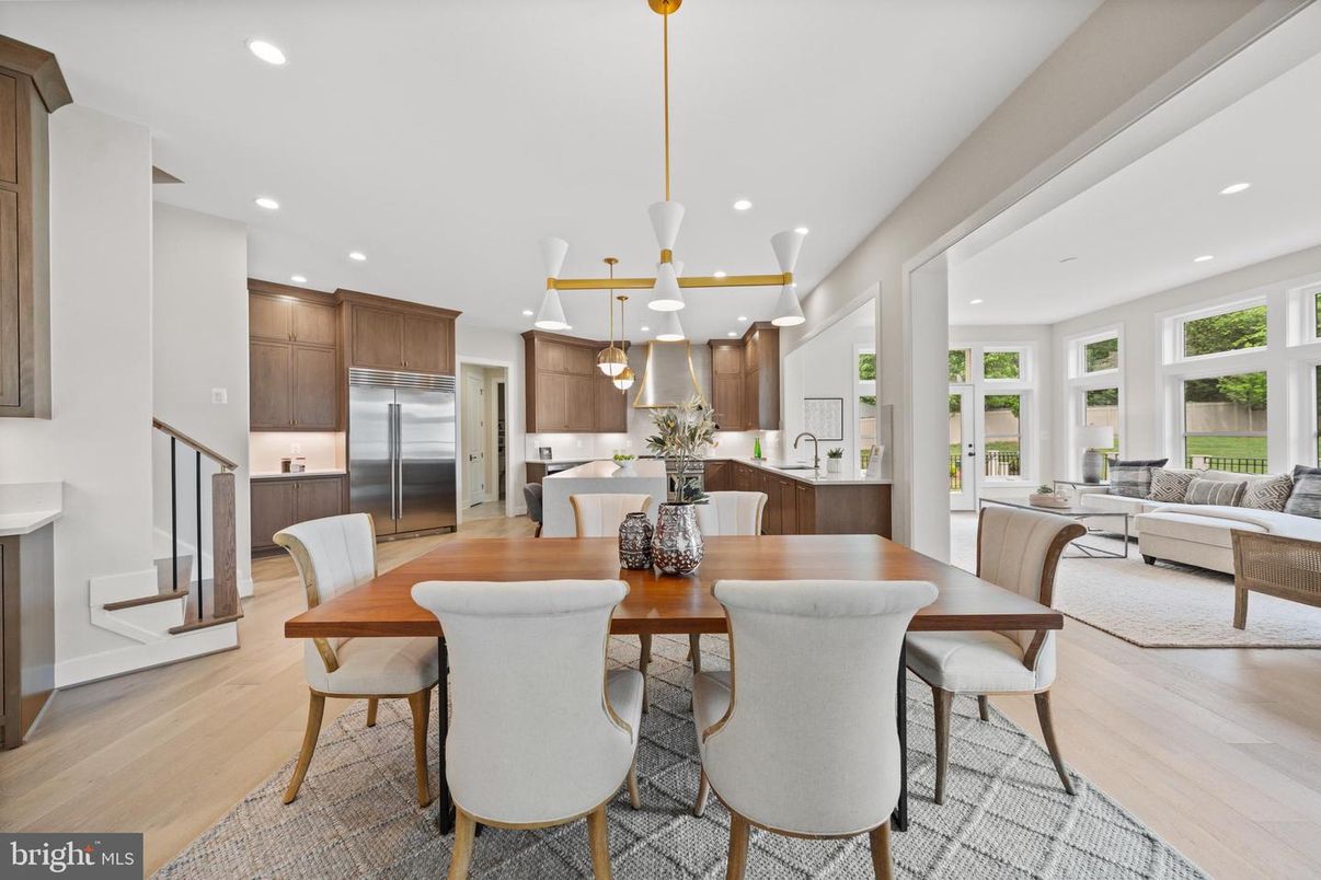 Dining room, Interior, Kitchen, Living room, Pendant Lights, Recessed Lighting, Stainless Steel Appliances, Wood Texture Flooring