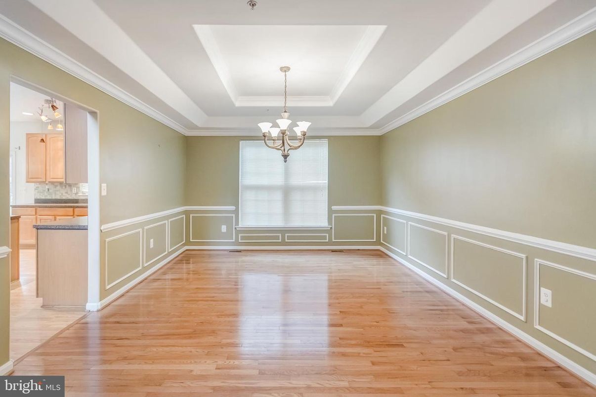 Chandelier, Empty room, Interior, Wood Texture Flooring