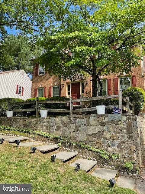 Exterior, Facade, Brick Facade, Rowhouse