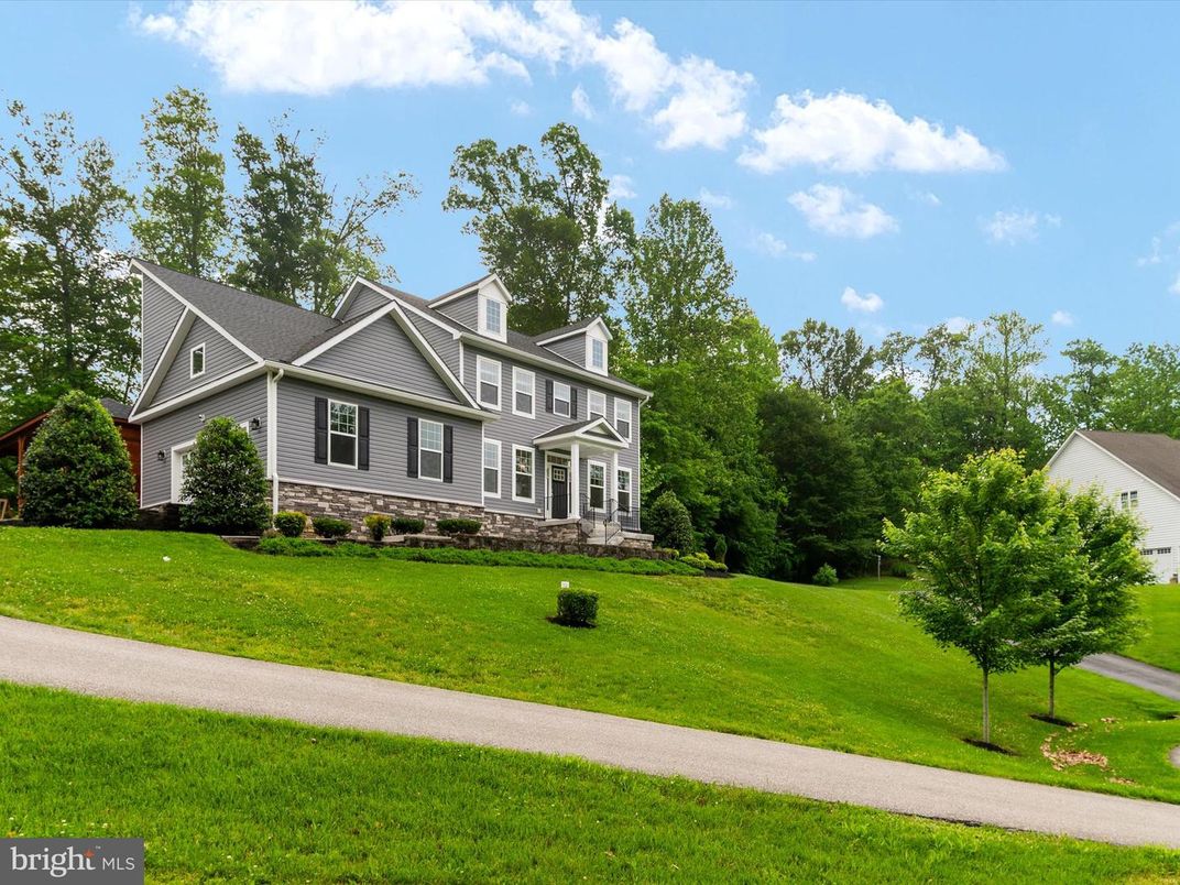 Backyard, Exterior, Facade, Farmhouse