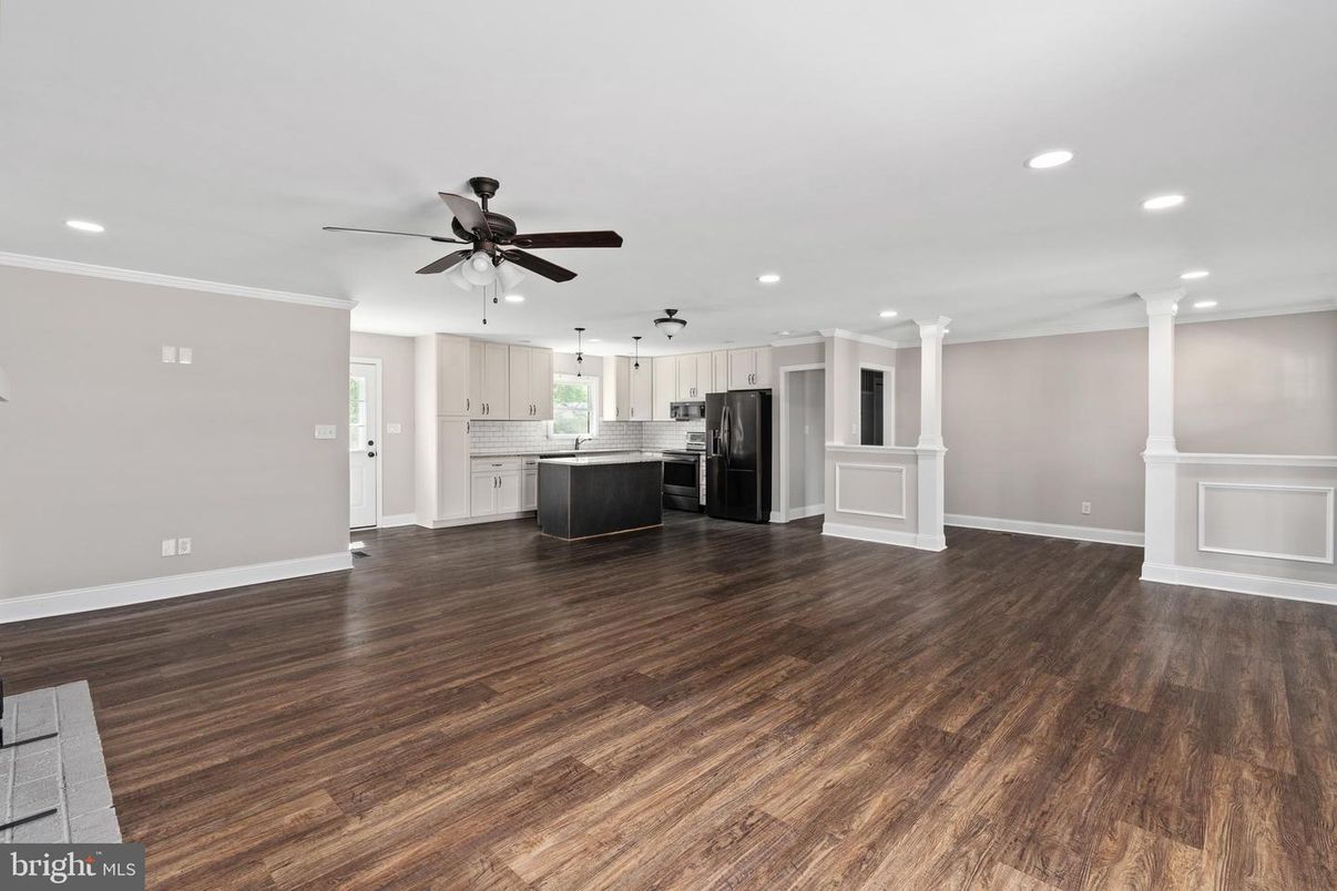 Empty room, Interior, Kitchen, Recessed Lighting, Wood Texture Flooring