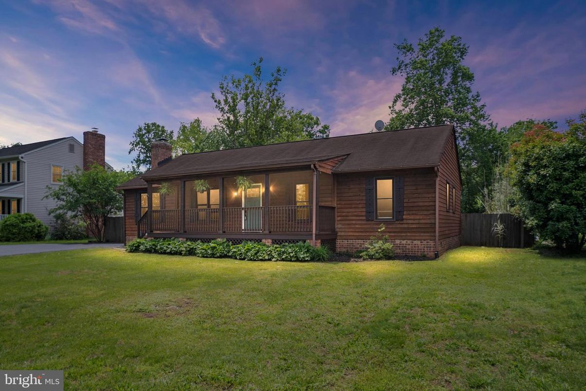 Backyard, Exterior, Facade, Log Home