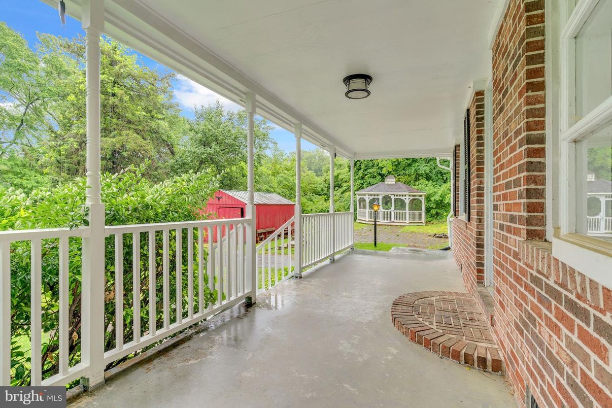 Exterior, Sun Room