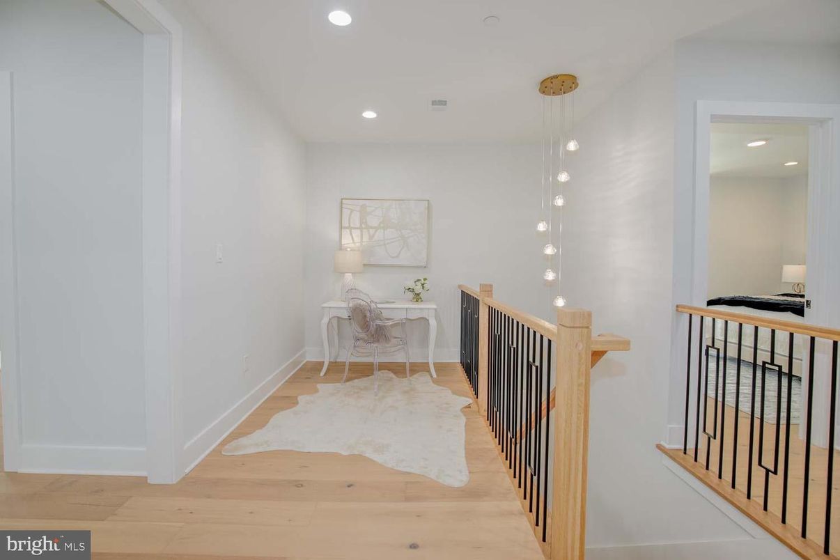 Interior, Pendant Lights, Recessed Lighting, Wood Texture Flooring