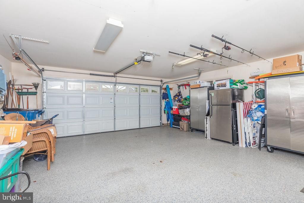 Garage, Interior