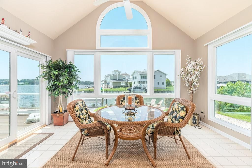 Dining room, Interior, Water