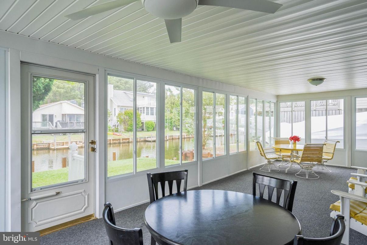 Dining room, Interior, Sun Room, Water