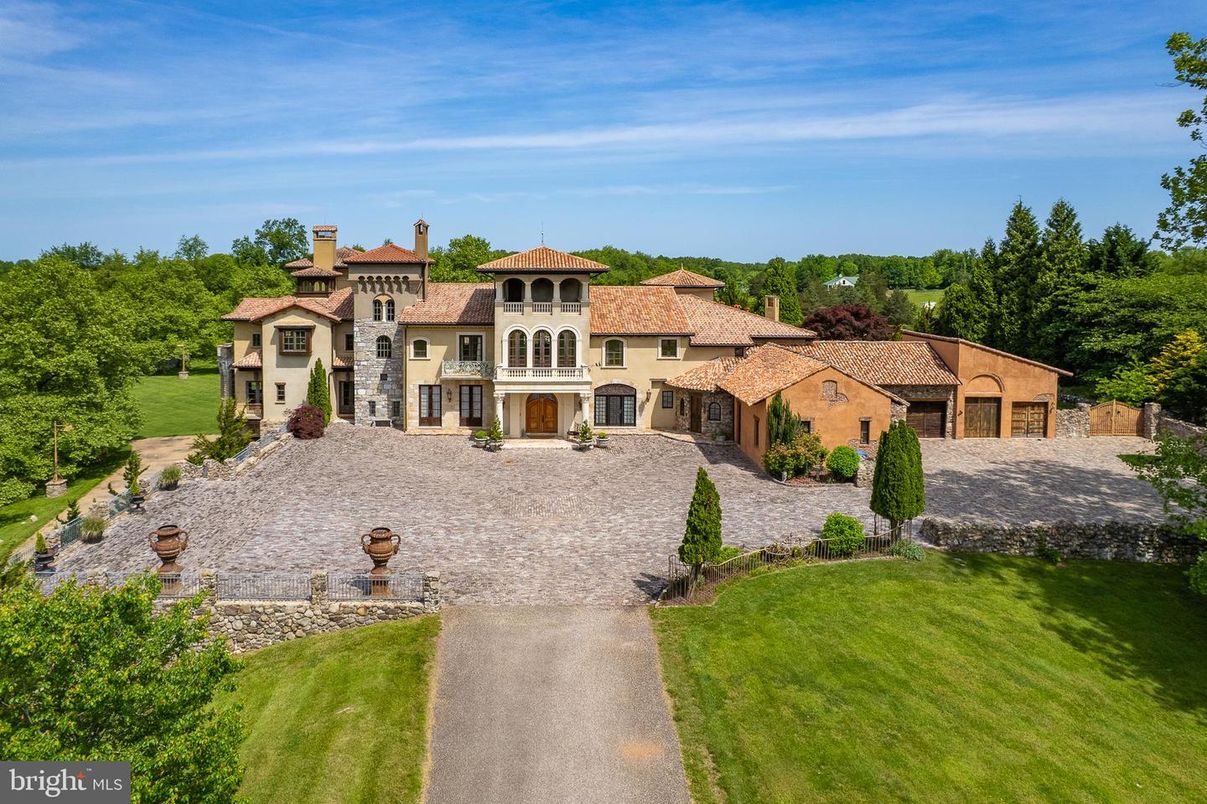Backyard, Exterior, Facade, Mediterranean