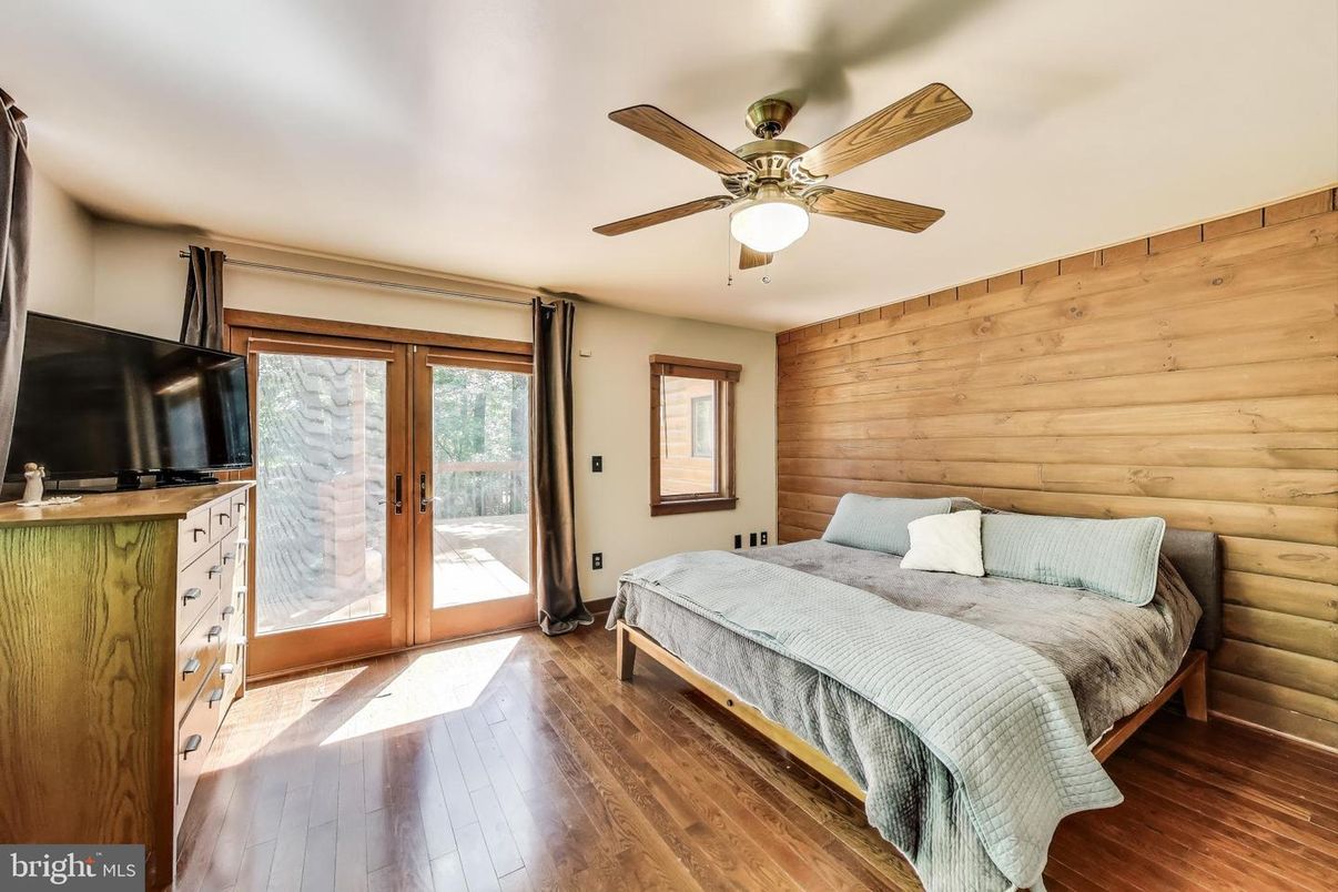 Bedroom, Interior, Wood Texture Flooring, Wooden Walls