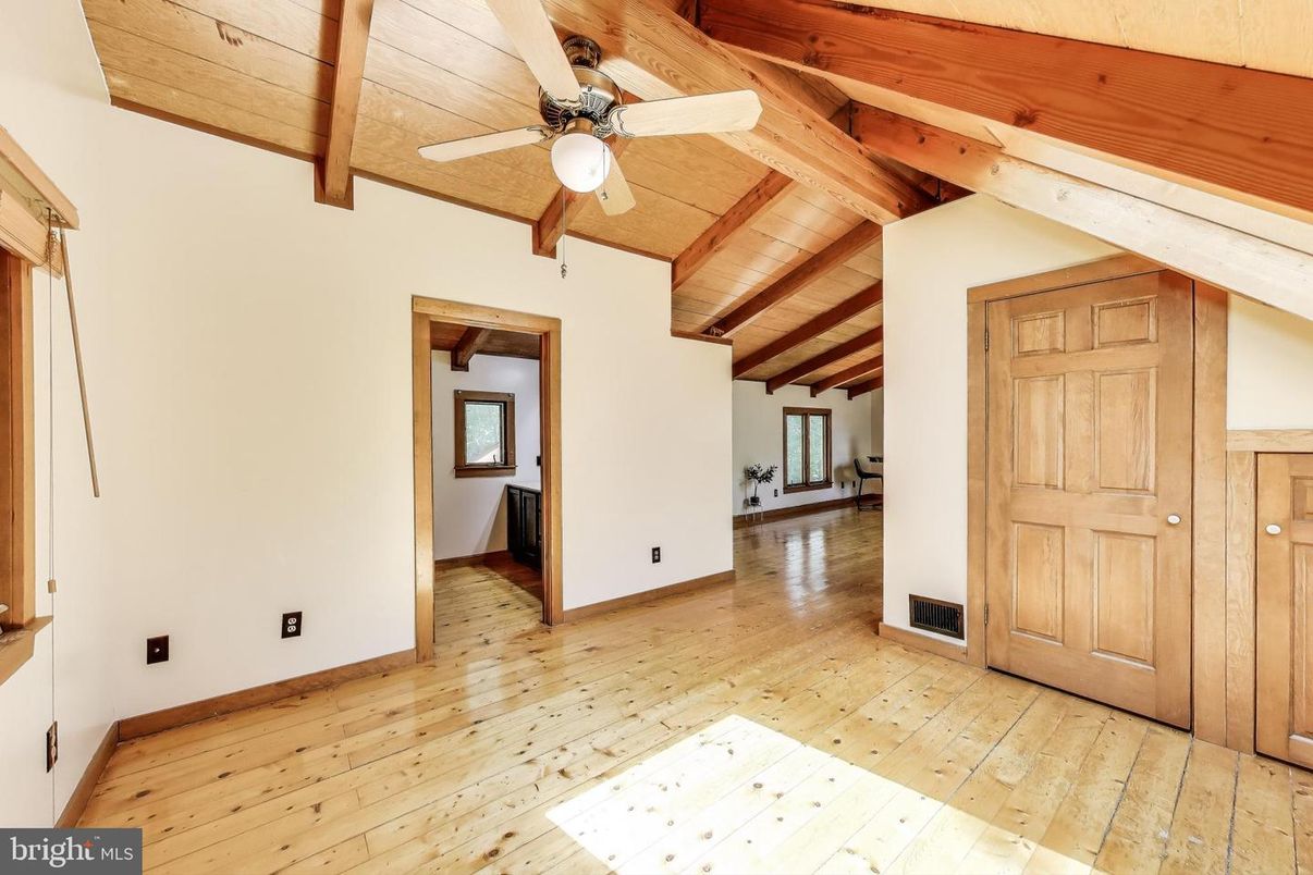 Empty room, Interior, Wooden Beams, Wooden Ceilings, Wood Texture Flooring