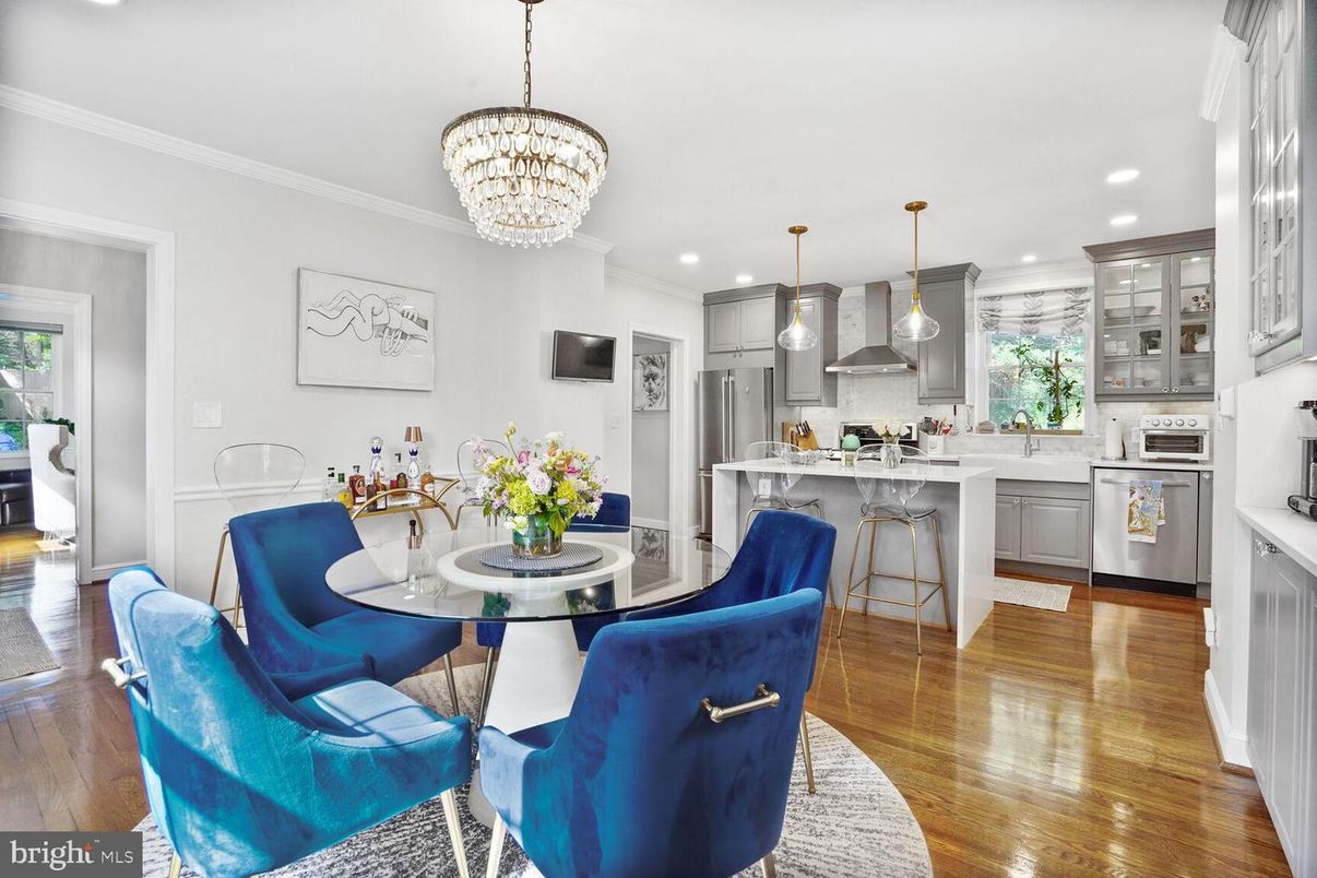 Chandelier, Dining room, Interior, Kitchen, Pendant Lights, Recessed Lighting, Stainless Steel Appliances, Wood Texture Flooring