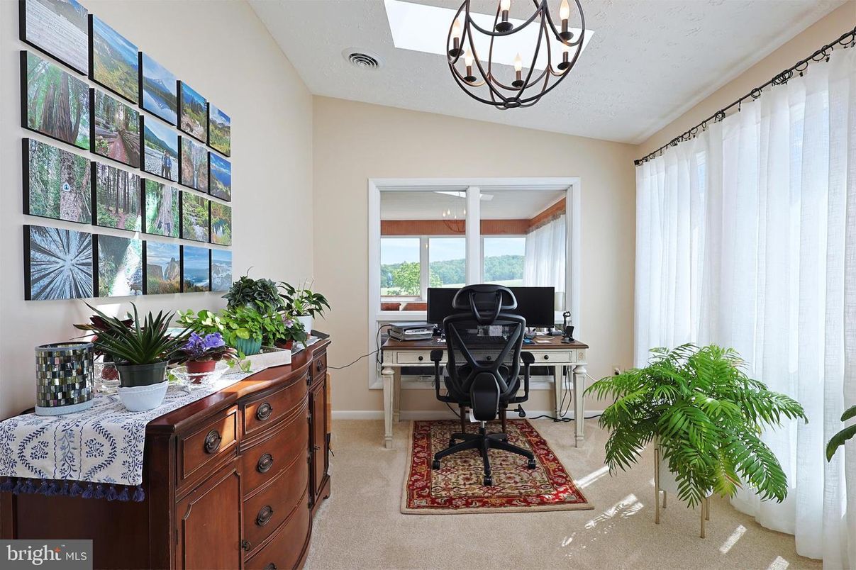 Home Office, Interior