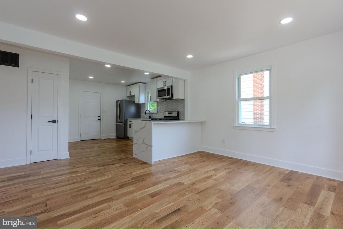 Empty room, Interior, Kitchen, Recessed Lighting, Wood Texture Flooring