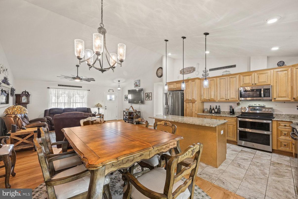 Chandelier, Dining room, Interior, Kitchen, Living room, Pendant Lights, Recessed Lighting